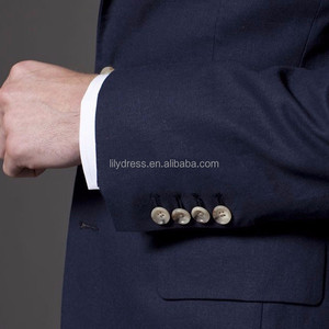 HD002 Abito da Uomo Blu Scuro <span class=keywords><strong>su</strong></span> <span class=keywords><strong>Misura</strong></span> con Due Bottoni, Completo da Sposo Slim Fit Realizzato <span class=keywords><strong>su</strong></span> <span class=keywords><strong>Misura</strong></span> - Product Image 6