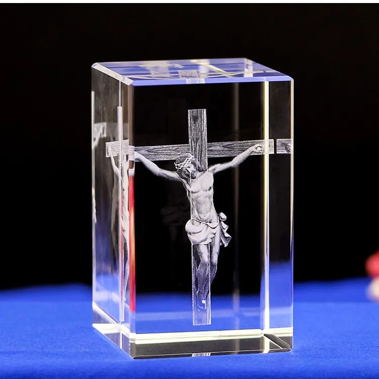 नई थोक 3D लेजर उत्कीर्णन क्रिस्टल घन ईसाई यीशु श्रृंखला क्रिस्टल धार्मिक स्मारिका ग्लास घन