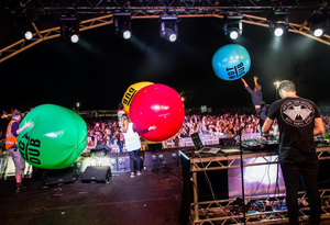 Pelota de playa inflable de PVC de alta calidad, juguete de estilo redondo colorido con logotipo personalizado, Venta caliente a un precio - Product Image 3