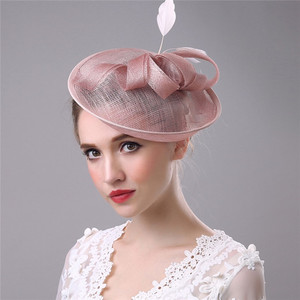 S4602 nouveau 2019 été automne femmes <span class=keywords><strong>plume</strong></span> sinamay cambrique chapeaux fête d'église de <span class=keywords><strong>mariage</strong></span> mariée coiffure fascinator chapeaux pour dames - Product Image 1