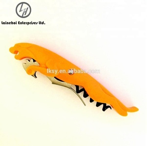 Sacacorchos de vino ecológico de acero inoxidable de diseño único de leopardo para una apertura conveniente del vino - Product Image 2