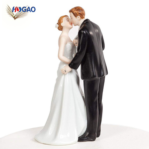 Leaning on a globus kiss statuette couple ceramics wedding cake toppers - Product Image 4