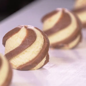 <span class=keywords><strong>Macchina</strong></span> <span class=keywords><strong>per</strong></span> Riempimento e Incrostazione a Doppio Sistema di Facile Utilizzo <span class=keywords><strong>per</strong></span> <span class=keywords><strong>Biscotti</strong></span> Shortbread Ripieni di Cioccolato - Product Image 6