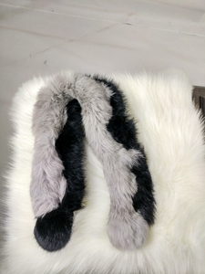 ESTABLE suave Bienes Naturales Rex Rabbit Fur Punto Snood Bufanda Con Pompones - Product Image 3