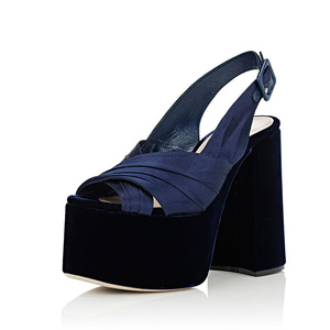 <span class=keywords><strong>Sandali</strong></span> da <span class=keywords><strong>Donna</strong></span> alla Moda con Nuovo Design Elegante, Tomaia Arricciata, Plateau Alto e Tacco a Blocco - Product Image 1
