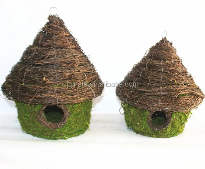 Garden Moss birdhouse with flexible bottom