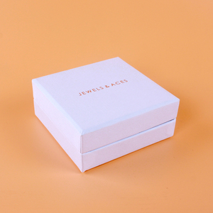 <span class=keywords><strong>ราคา</strong></span><span class=keywords><strong>ถูก</strong></span>ที่กำหนดเองโลโก้พิมพ์กระดาษแข็งสี<span class=keywords><strong>ขาว</strong></span>ของขวัญกล่องเครื่องประดับ
