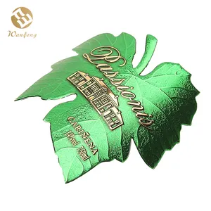 Customized Leaf Shape Red Wine Stickers Printed Green Beverage Bottles Affixed Labels