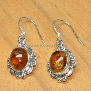 Pendiente de Plata de Ley 925 Oval Cab Amber Gemstone Trendy Bezel Setting Pendiente de moda para regalo de boda o fiestas. - Product Image 2