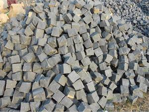 काला बेसाल्ट पेवर्स काला बेसाल्ट क्यूब्स पर <span class=keywords><strong>flamed</strong></span> शीर्ष BlackBasalt Naturalstone Cladding Walling Featurewall टाइल्स पक्की सड़क करनेवाला