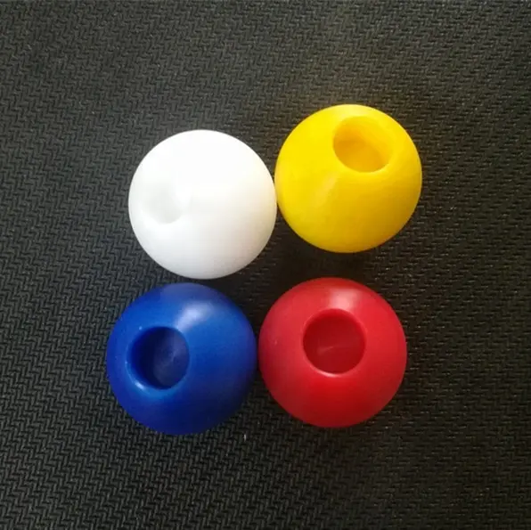 10 мм-150 мм Индивидуальные белые, красные, желтые, зеленые, синие, черные делриновые шарики, цветные твердые пластиковые шарики с помпоном с отверстием
