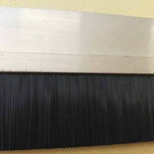 Brosse <span class=keywords><strong>de</strong></span> <span class=keywords><strong>porte</strong></span> coulissante anti-poussière personnalisable moderne pour les portes <span class=keywords><strong>de</strong></span> garage inférieures et à rouleaux avec fonction d'étanchéité - Product Image 3