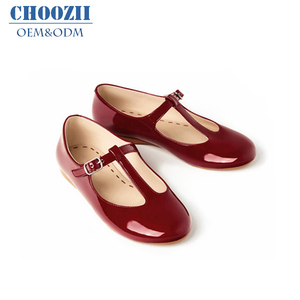 Europeo del commercio all'ingrosso di New T-bar di Design di Colore Rosso della Pelle Verniciata Casuale Bambini Piccoli Ragazze Mary Jane Pattini di Vestito - Product Image 3