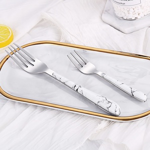 Đá Cẩm Thạch Thiết Kế Chất Lượng Cao Thép Không Gỉ <span class=keywords><strong>Fork</strong></span> <span class=keywords><strong>Spoon</strong></span> Knife Nhựa Xử Lý Dao Kéo Set Wedding Travel Flatware Set - Product Image 3