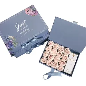 Caixas com fecho magnético em forma de livro para o Dia dos Namorados com fecho de fita para embalagem de flores rosas