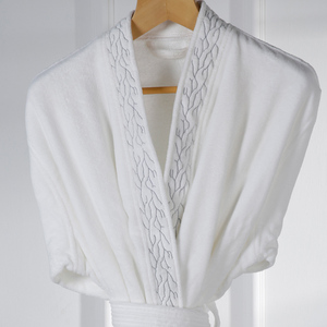 Luxury 400Gsm Oem 5 Star Hotel Egyptian Cotton Embroidery Shawl Velour White Hotel Bathrobe