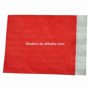 Bracelets en papier Tyvek rouges jetables personnalisés 1070 pour cadeaux de mariage et événements - Product Image 2