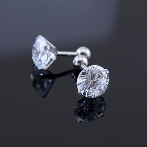 Orecchini a Perno in Acciaio Inossidabile 316L con Zirconia Cubica Taglio Rotondo a 4 Griffe, Vendita all'Ingrosso - Product Image 5