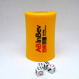 cubilete buena calidad plástica de encargo para <span class=keywords><strong>la</strong></span> promoción de <span class=keywords><strong>la</strong></span> cerveza o el casino - Product Image 6