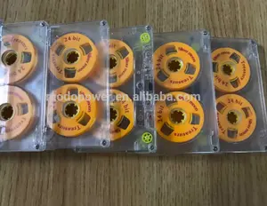 Hai Cuộn Băng Cassette Thời Trang Cũ Với Màu Xanh Và Vàng, Dịch Vụ Tùy Chỉnh, Băng Cassette Giá Nhà Máy Tốt Nhất.