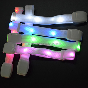 Pulsera led vibradora con control remoto, bluetooth, recuerdos de boda - Product Image 4