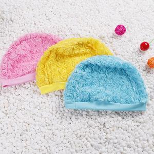 <span class=keywords><strong>Gorro</strong></span> <span class=keywords><strong>de</strong></span> baño <span class=keywords><strong>de</strong></span> poliéster con diseño <span class=keywords><strong>de</strong></span> flor pequeña <span class=keywords><strong>para</strong></span> <span class=keywords><strong>niñas</strong></span> - Product Image 2