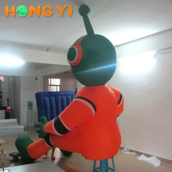Custom Giant advertising cartoon inflatable alien with computer on hand for sale