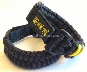 Braccialetto in Paracord 4° <span class=keywords><strong>Dan</strong></span> <span class=keywords><strong>Karate</strong></span>-do, Braccialetto in Paracord per Grado di Arti Marziali - Product Image 1