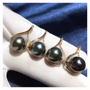 Hot-selling Classics Gorgeous Gloss Tahitian Pearl Black Pearl Pendant 18K Gold Necklace Pendant Inlaid Natural Diamond