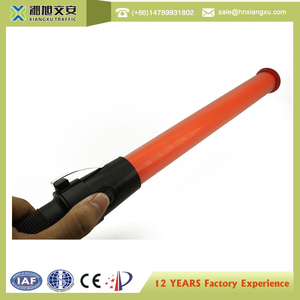 購入から中国卸売点滅調整可能バトンミニマグライトトラフィックワンド - Product Image 6