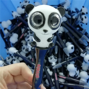 Les stylos en caoutchouc Popeyed 3d <span class=keywords><strong>Panda</strong></span> promotionnels, les yeux scintillants pop <span class=keywords><strong>Panda</strong></span> logo stylos en plastique - Product Image 2