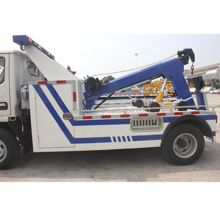 маленький эвакуатор.