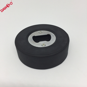 Abridor de Botellas con Forma de Disco de Hockey sobre Hielo, Material de Goma, Calidad Estándar de Fábrica Xiamen - Product Image 2
