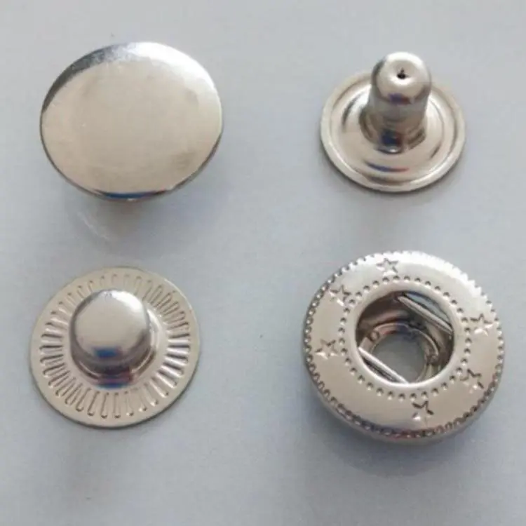 Personalizzato 4 parti di premere il Pulsante A Scatto In Metallo per l'indumento accessorio