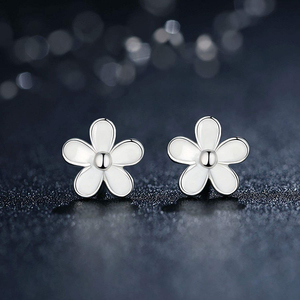 Daochong Custom 925 Sterling <strong>Silver</strong> White Enamel Flowers <strong>Daisy</strong> Hawaiian Stud <strong>Earrings</strong> for Women - Product Image 2