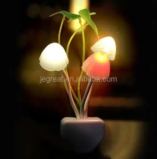 Sensore di Luce di Notte del Led di Colore che cambia Plug-in LED del Fungo Sogno Lampada Da Letto