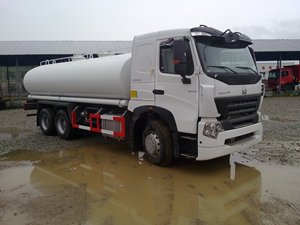 Cina nuova o usata HOWO 20,000 litri 5000 gallone 4*2 6x4 <span class=keywords><strong>camion</strong></span> <span class=keywords><strong>cisterna</strong></span> di consegna dell'<span class=keywords><strong>acqua</strong></span> <span class=keywords><strong>camion</strong></span> <span class=keywords><strong>cisterna</strong></span> - Product Image 5