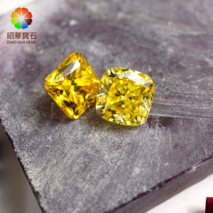 Gema de Circonia Cúbica con Corte Cojín en Amarillo Diamante, Circonia Cúbica Sintética en Amarillo Dorado - Product Image 2