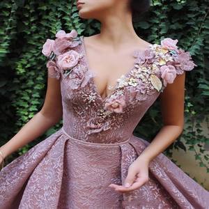 高品質のレースの長いウエディングドレスダスティピンクの花のイブニングドレスは女性のガウンを着用します - Product Image 3