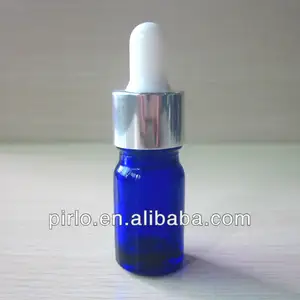 vide huile essentielle de bouteille en verre bleu avec compte gouttes 5ml