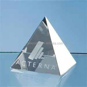 סיטונאי גודל customzied משקולת נייר זכוכית קריסטל פירמידה עם לוגו מותאם אישית עבור מתנה עסקית