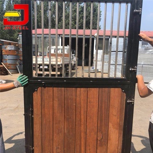 Ventanas y Puertas Metálicas para Establos de Caballos de Estilo Holandés - Product Image 4