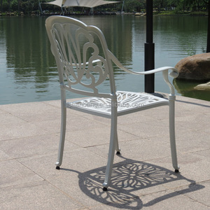 Set <span class=keywords><strong>da</strong></span> Pranzo <span class=keywords><strong>Rotondo</strong></span> Bianco per Esterni con Tavolo e Sedie in Alluminio Pressofuso per <span class=keywords><strong>Giardino</strong></span> - Product Image 6