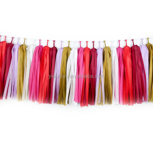 <span class=keywords><strong>Guirlande</strong></span> de pompons en papier <span class=keywords><strong>crépon</strong></span> pour la décoration de fête et de la maison - Product Image 4