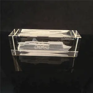 Design moderno 3D Laser Cubo di Cristallo Nave Incisione Laser Di Cristallo Blocco Cubo Con Il Migliore Prezzo
