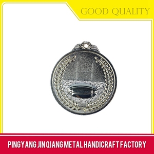 Feature régional fer laiton remorqueur guerre sport médaille de métal - Product Image 6