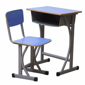 Juego de mesa de estudio para niños de diseño moderno con silla Escritorio de estudio de metal para uso escolar - Product Image 1