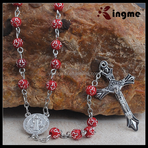 Rosario Katolik St.Benedict dengan Manik-manik Akrilik Merah - Product Image 2