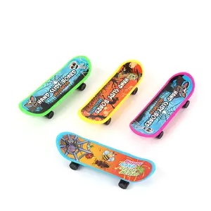 Mini skate de dedo para crianças, 4 peças, skate de dedo personalizado para halloween/mini scooter de dedo brinquedo