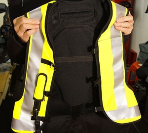 <span class=keywords><strong>Moto</strong></span> réfléchissant <span class=keywords><strong>airbag</strong></span> <span class=keywords><strong>de</strong></span> sécurité <span class=keywords><strong>gilet</strong></span> <span class=keywords><strong>de</strong></span> haute qualité - Product Image 2